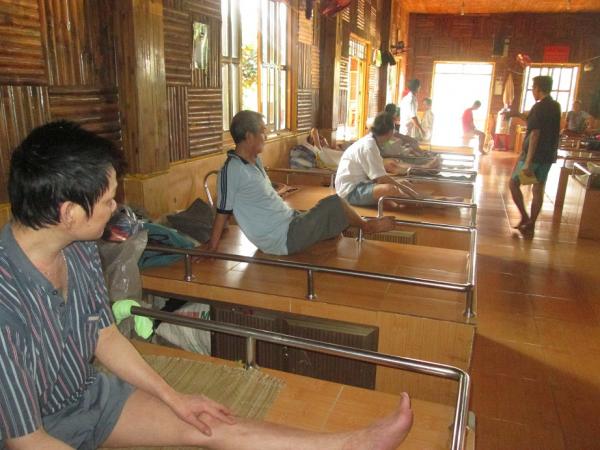 Các cụ già neo đơn nam - Hình mô tả 1