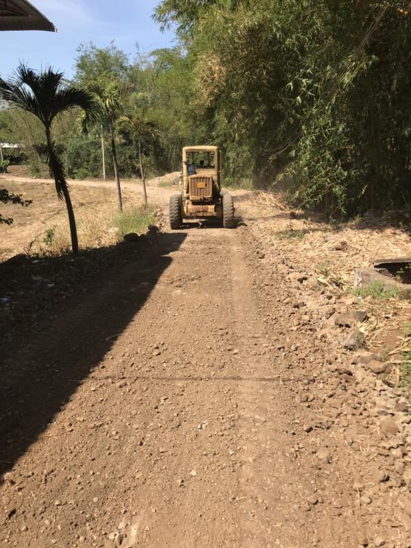 Đường đi nội bộ đang được thi công - Hình mô tả 1