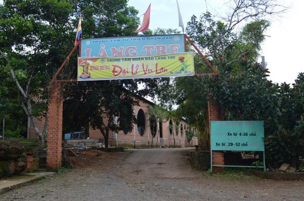 Xung quanh Làng Tre - Hình mô tả 1