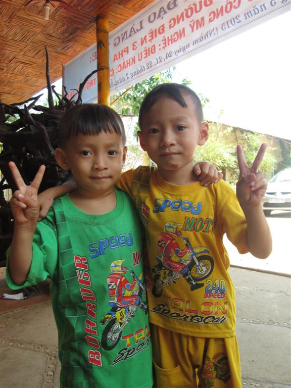 Các bé Cô nhi - Hình mô tả 60