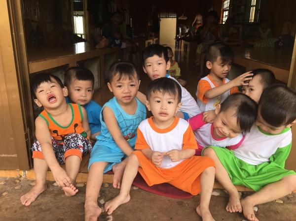 Trẻ cô nhi - Hình mô tả 10