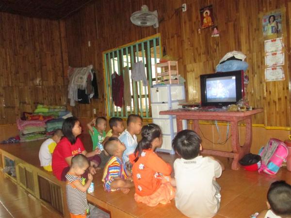 Các bé Cô nhi - Hình mô tả 79