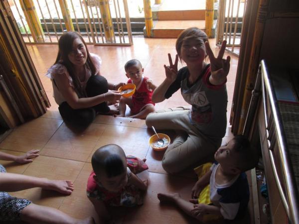 Các bé Cô nhi - Hình mô tả 49