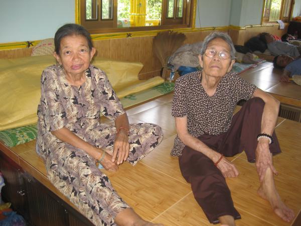 Các cụ già neo đơn nữ - Hình mô tả 10