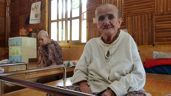 người già neo đơn - Hình mô tả 11