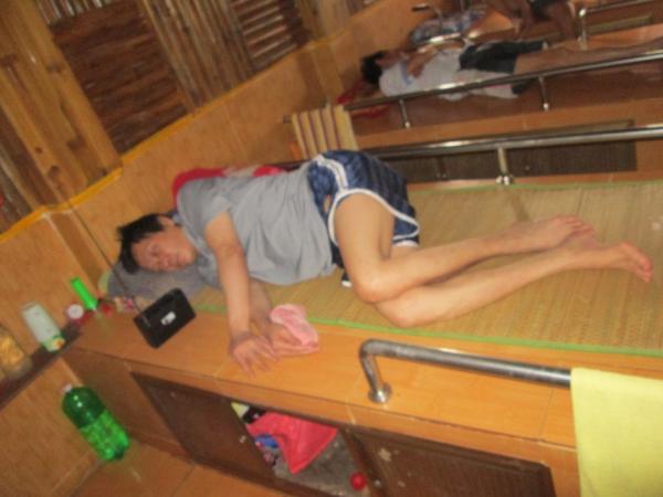 Các cụ già neo đơn nam - Hình mô tả 12