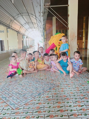 Trẻ cô nhi - Hình mô tả 16