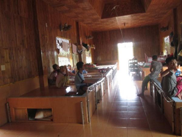 Các bé Cô nhi - Hình mô tả 95