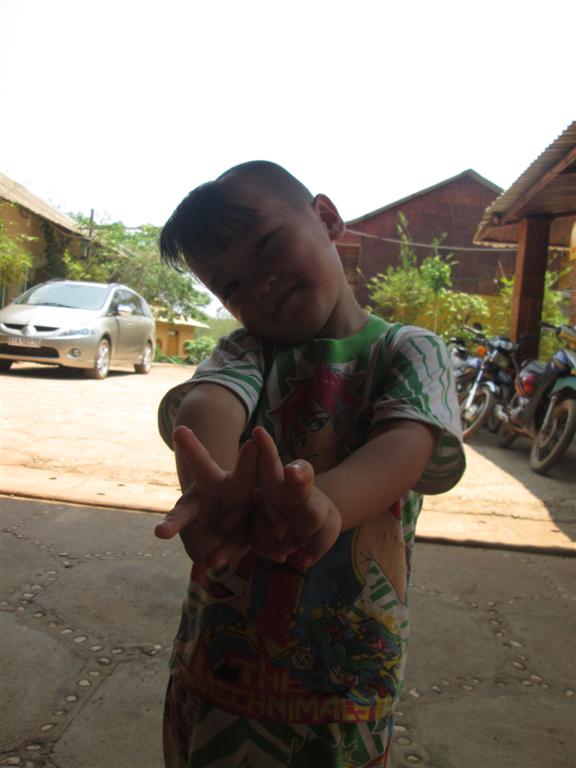 Các bé Cô nhi - Hình mô tả 55