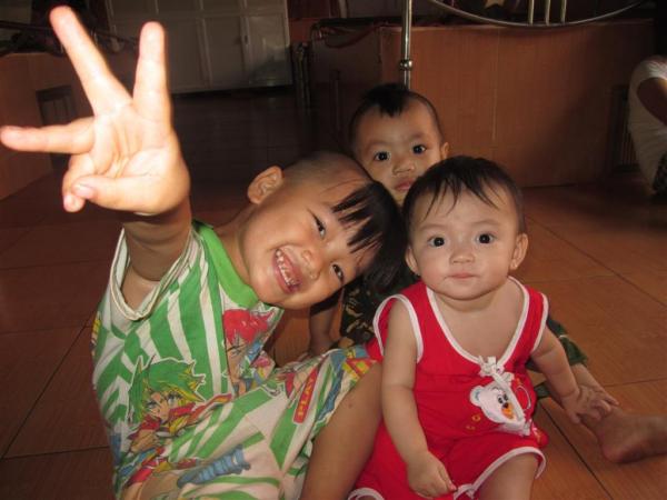 Các bé Cô nhi - Hình mô tả 44