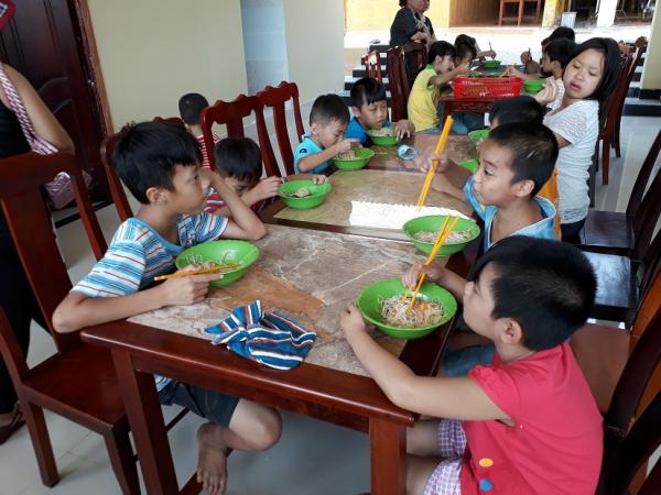 Giờ ăn cơm của các con - Hình mô tả 6