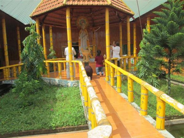 Hình ảnh Trung tâm Nhân Đạo Làng Tre năm 2015 - Hình mô tả 31