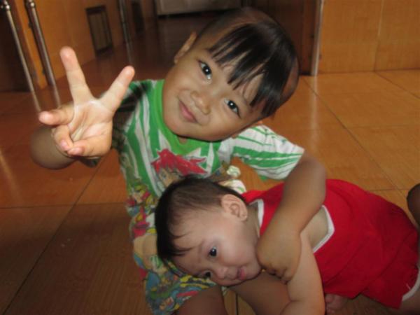 Các bé Cô nhi - Hình mô tả 46