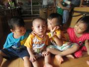 Các em Cô nhi tại Làng Tre